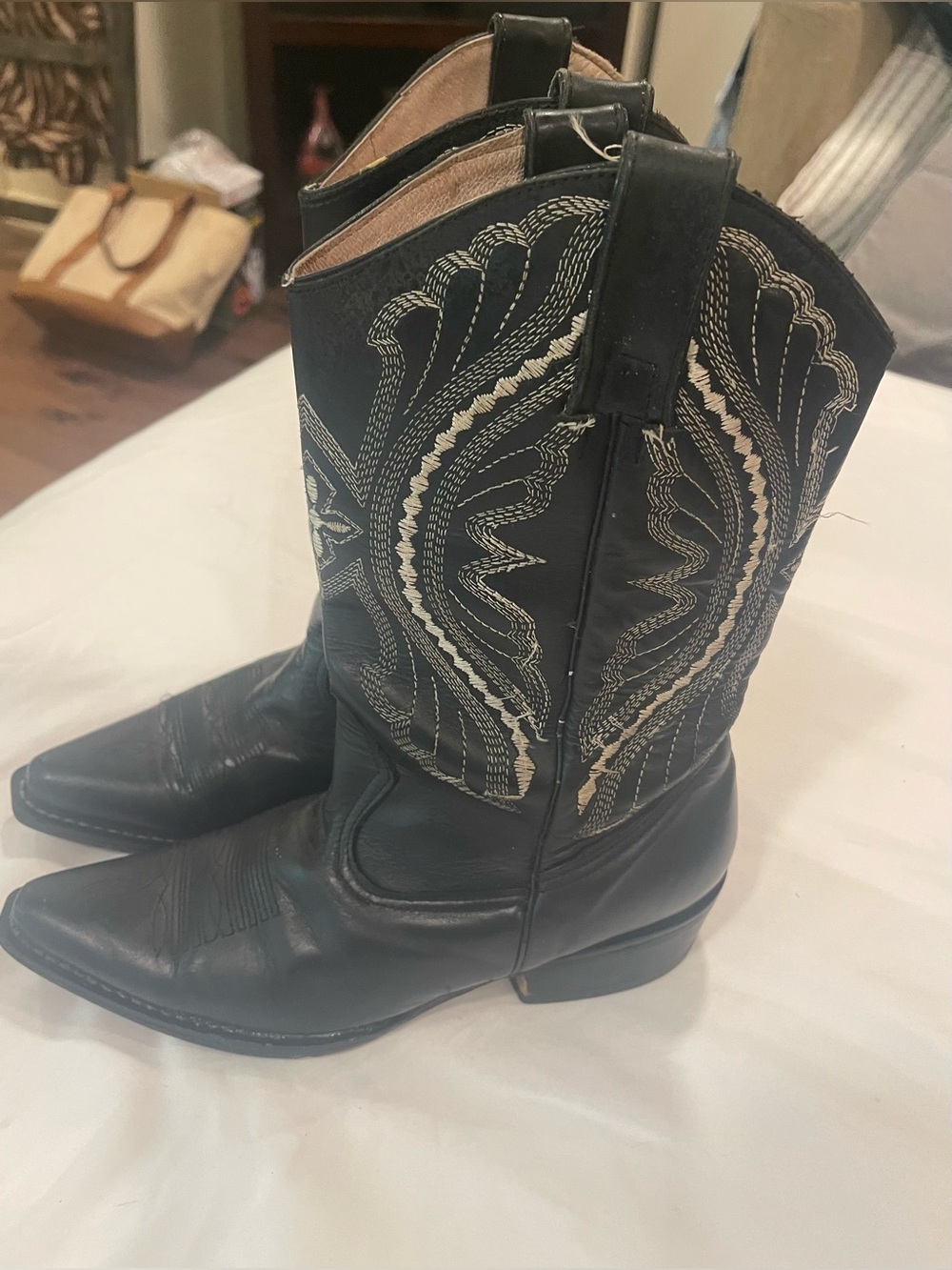 Women's Western Embroidered Leather Cowboy Boots